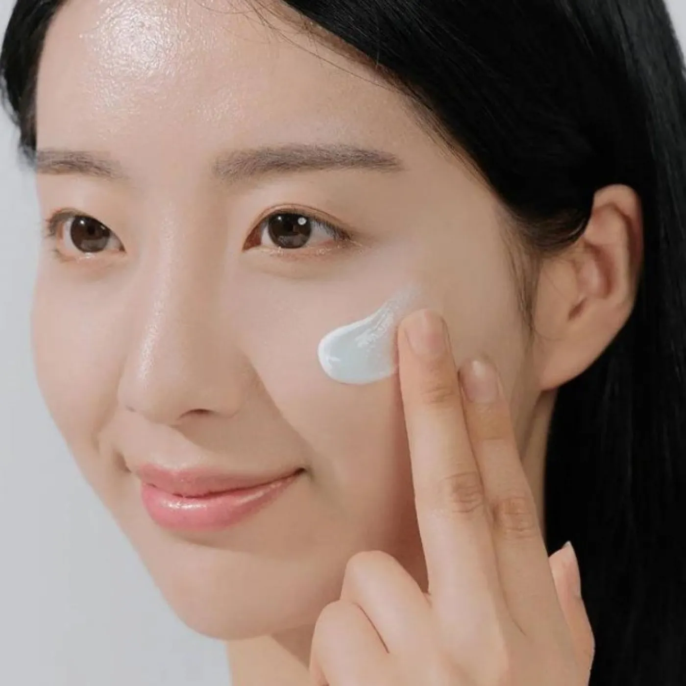 Skin1004 Madagascar Centella Hyalu-Cica Water-Fit Sun Serum 50Ml - Image 5